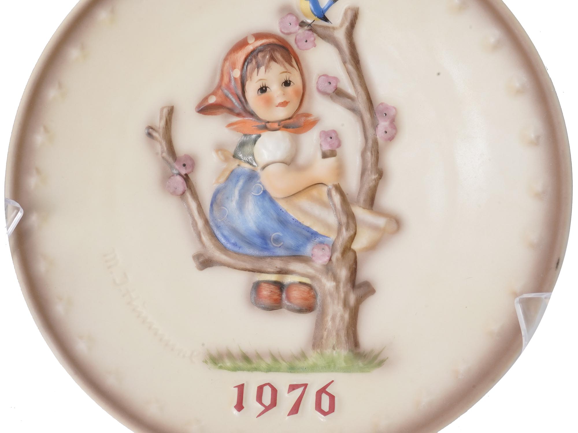 PORCELAIN GOEBEL HUMMEL FIGURINES AND WALL PLATES PIC-10